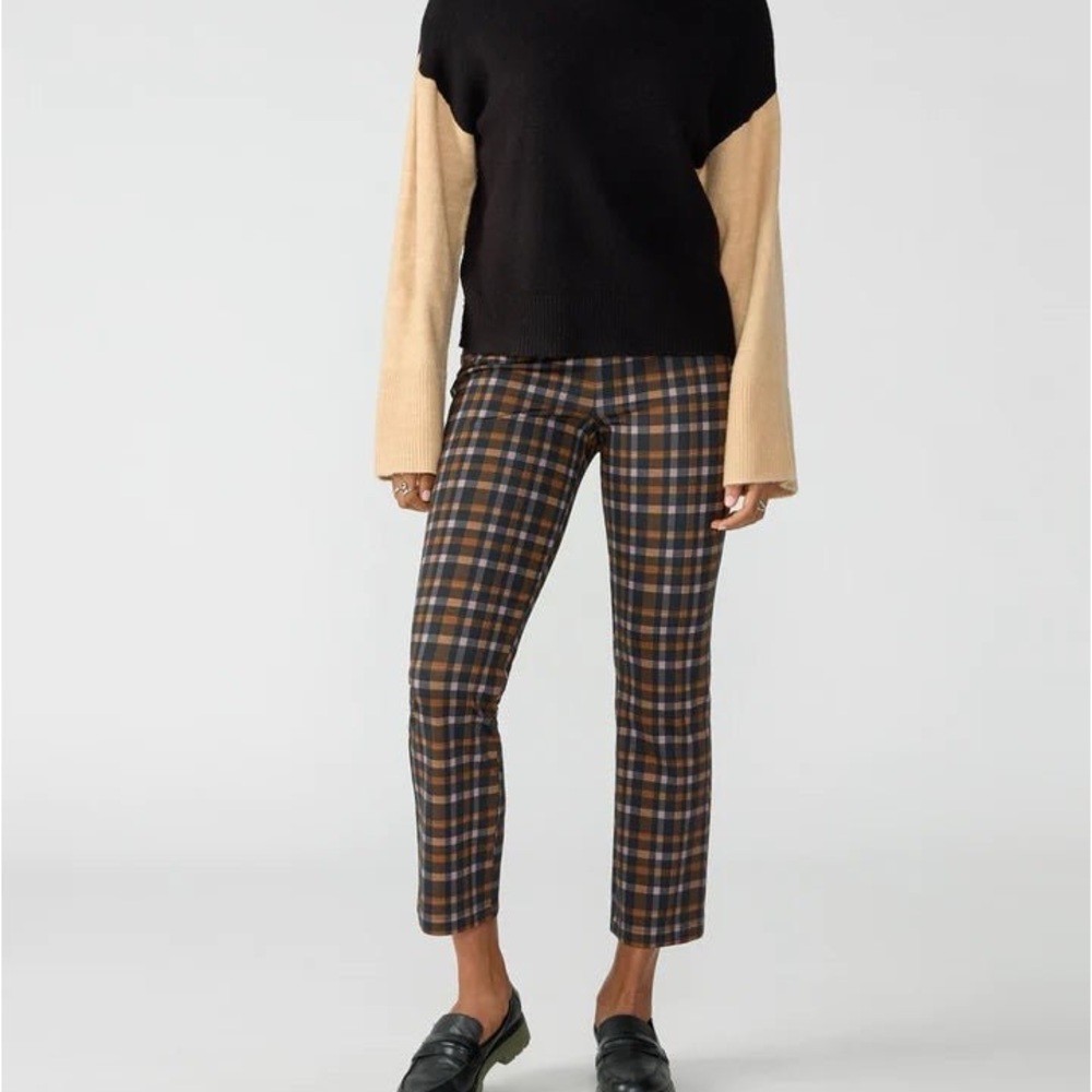 Sanctuary Carnaby Kick Crop Semi High Rise Legging